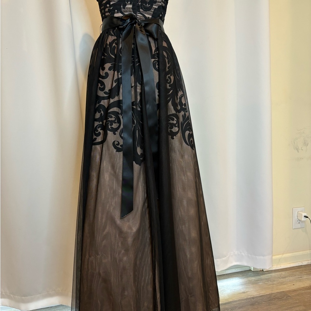 Betsy & Adam Black Strapless Dress Size 2. - Picture 6 of 13